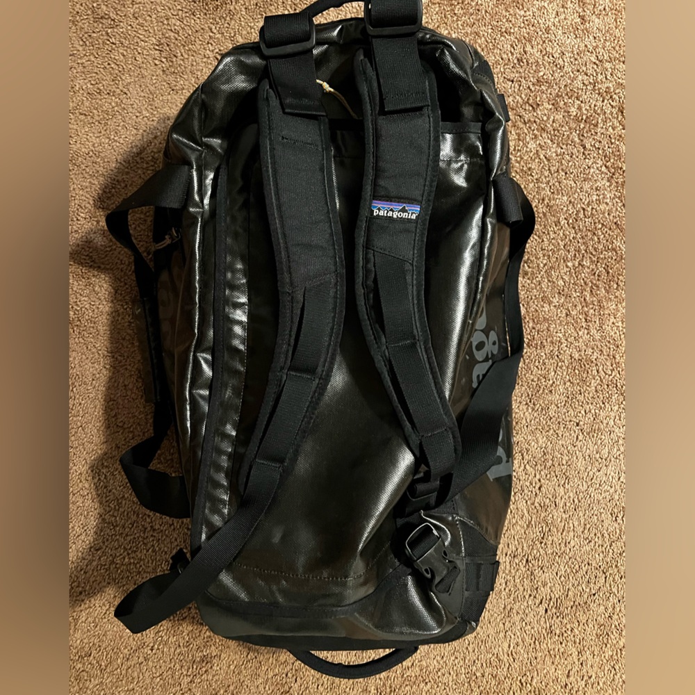 Patagonia Blackhole duffle 40 L great condition.